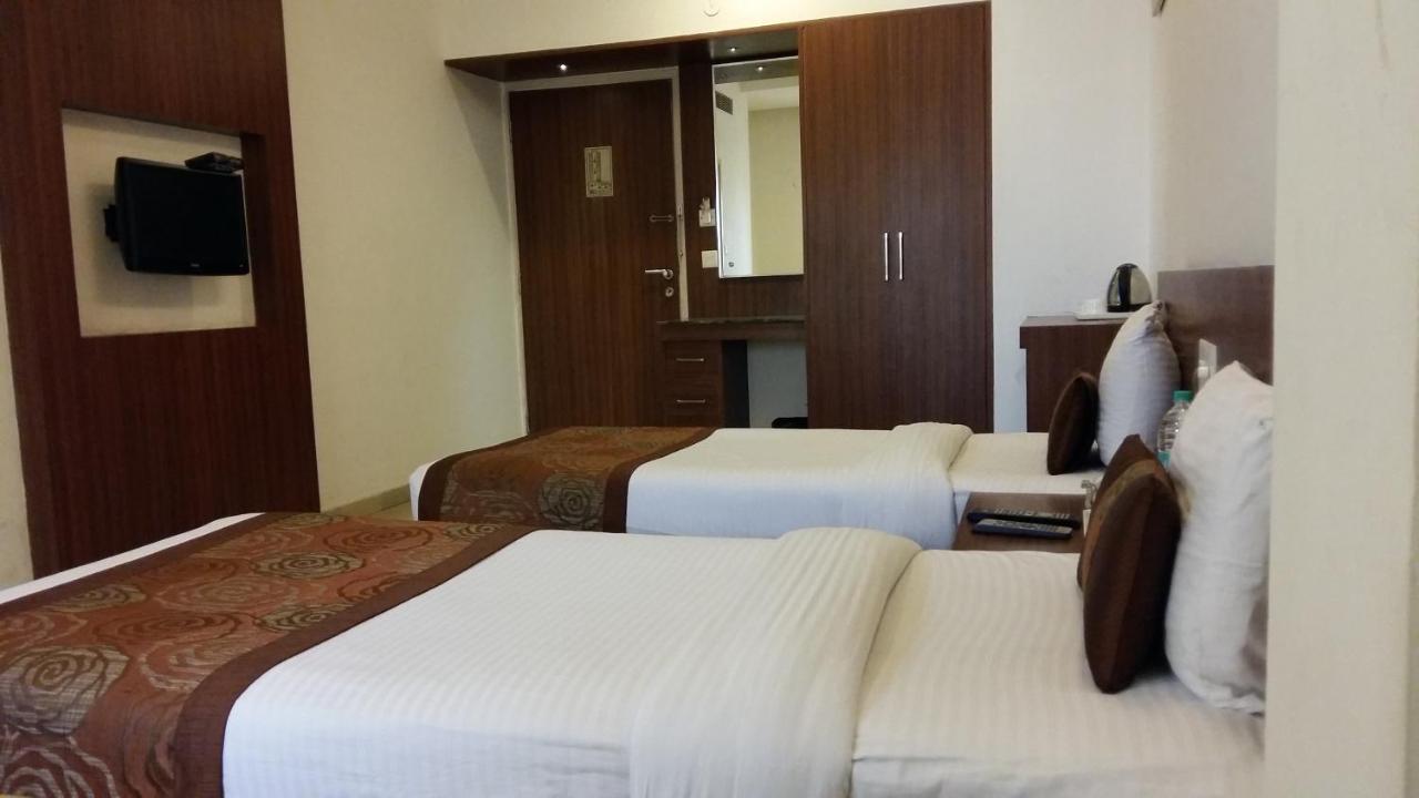 Hotel Le Castle Rudrapur Exterior foto