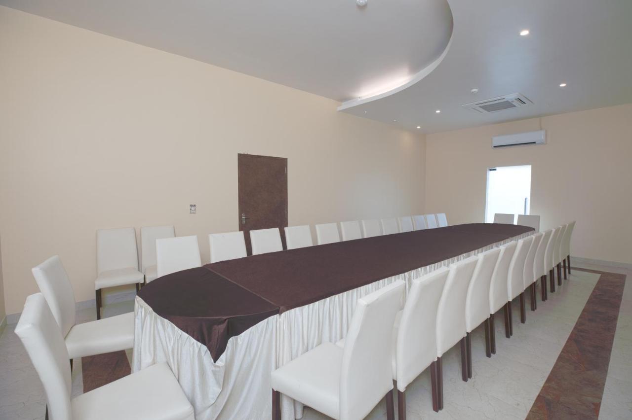 Hotel Le Castle Rudrapur Exterior foto