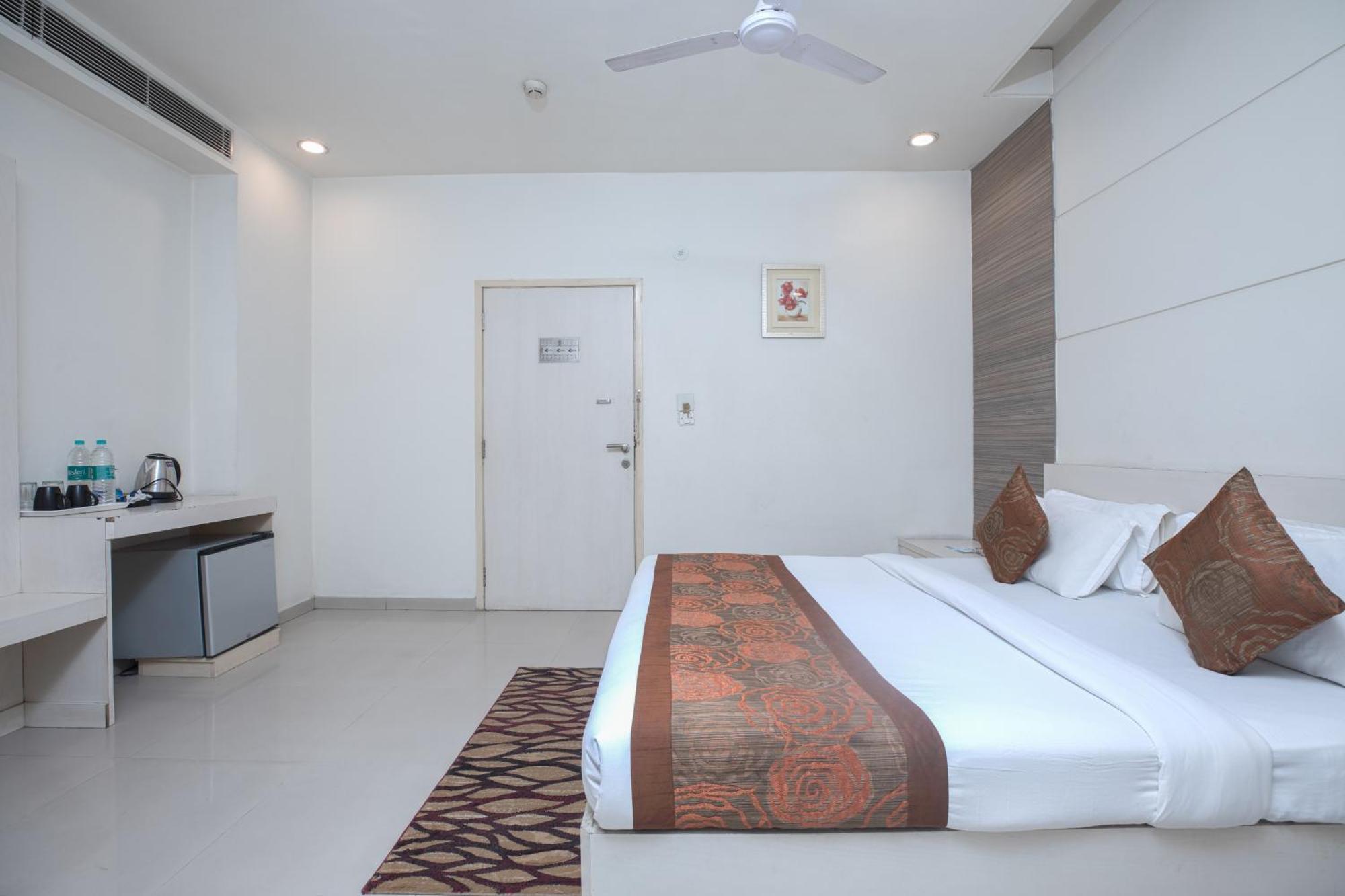 Hotel Le Castle Rudrapur Exterior foto